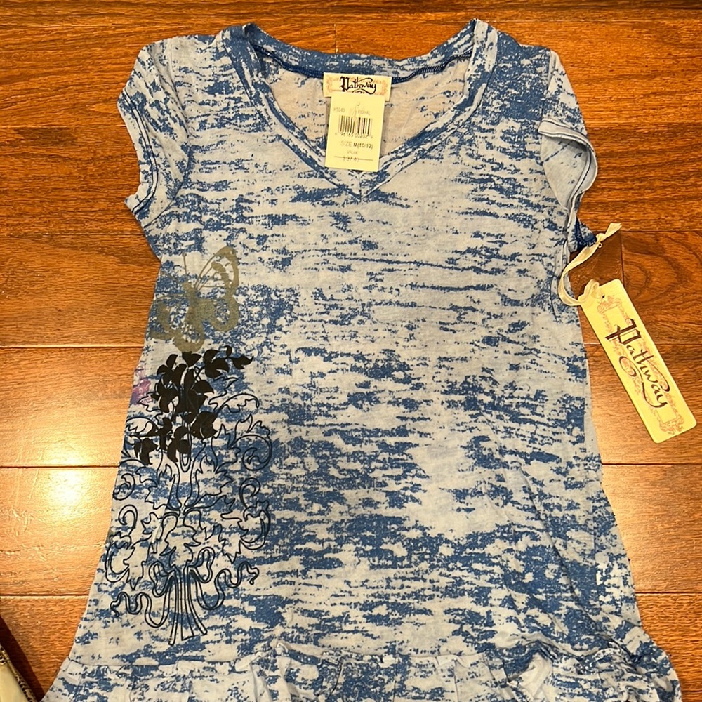 Girls t shirt blue.